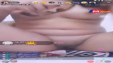 Selena Live Gaya Bebas Paling Nakal Bikin Sange